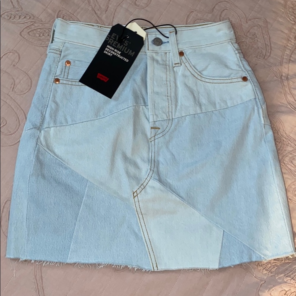 LEVI’S High Waisted Deconstructed Denim Skirt